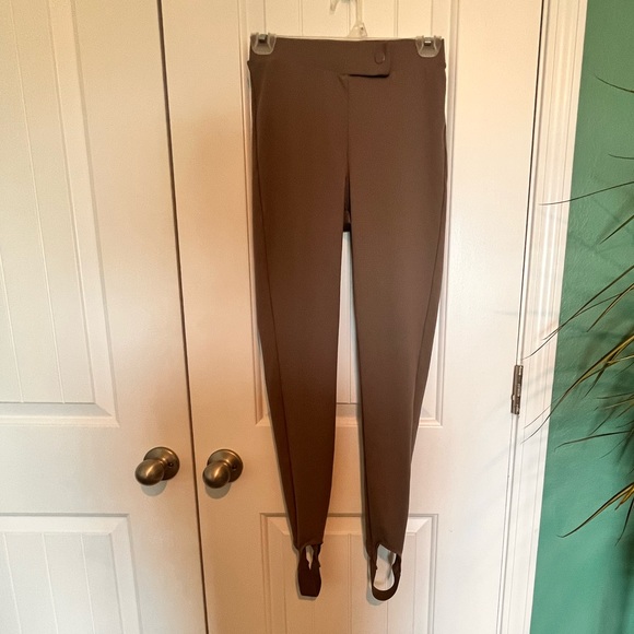 Alluring 2 piece Leggings outfits (crop top with matching leggings) - Picture 8 of 10